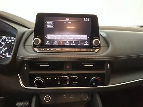Used 2021 Nissan Rogue S AWD/4WD image 23