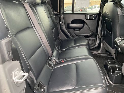 Used 2021 Jeep Gladiator Sport AWD/4WD image 14