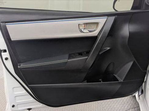 Used 2016 Toyota Corolla LE FWD image 13