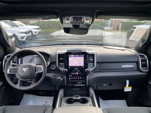 New 2026 RAM 1500 4x4 Crew Cab image 22