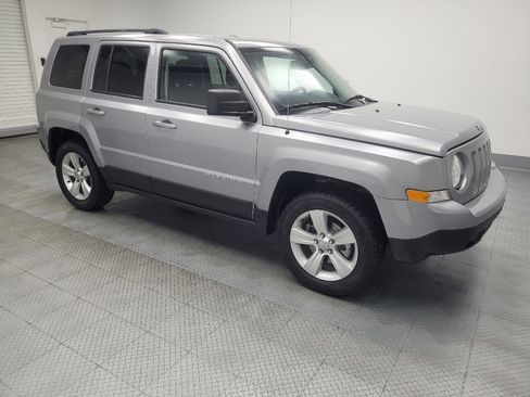 Used 2017 Jeep Patriot Latitude image 11
