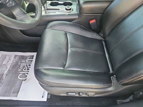 Used 2017 Nissan Pathfinder SL AWD/4WD image 11