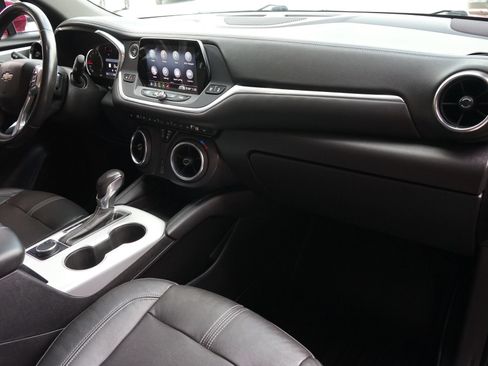 Used 2020 Chevrolet Blazer LT w/ Sound & Technology Package FWD image 4