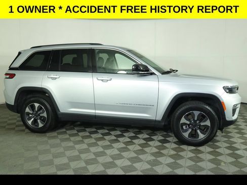 Used 2022 Jeep Grand Cherokee Limited 4xe w/ Luxury Tech Group II AWD/4WD image 2