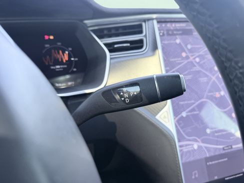 Used 2015 Tesla Model S 70D image 58