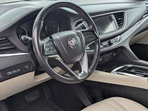 Used 2022 Buick Enclave Premium image 9
