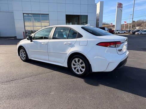 Used 2024 Toyota Corolla LE image 7