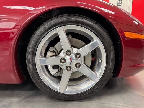 Used 2006 Chevrolet Corvette Convertible w/ Preferred Equipment Group RWD image 35