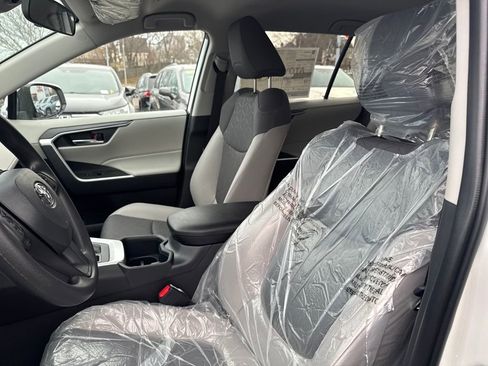 New 2025 Toyota RAV4 XLE image 18