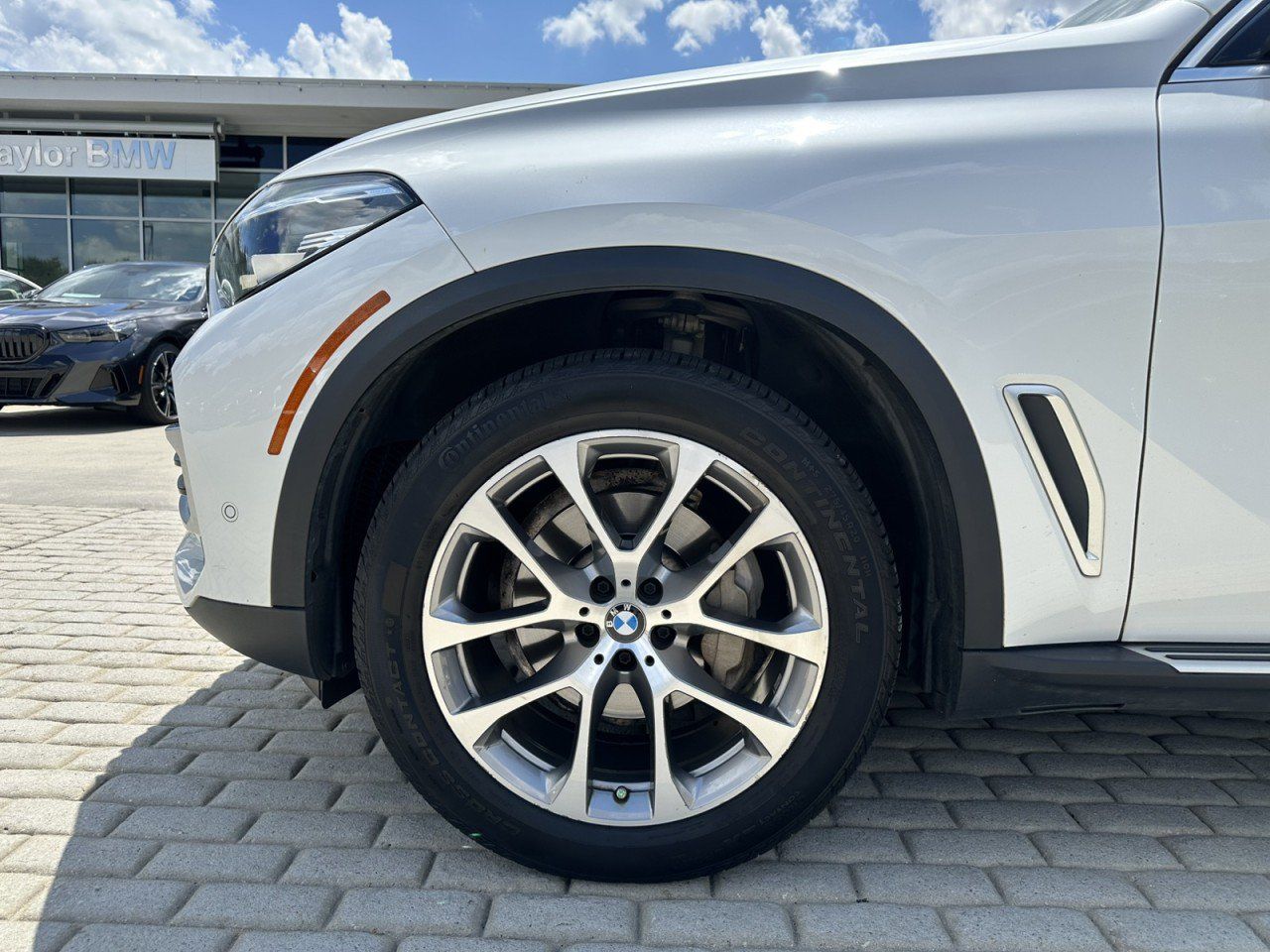 Used 2023 BMW X5 xDrive40i w/ Premium Package AWD/4WD image 6
