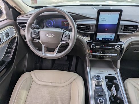 Used 2023 Ford Explorer Platinum w/ Technology Package image 20