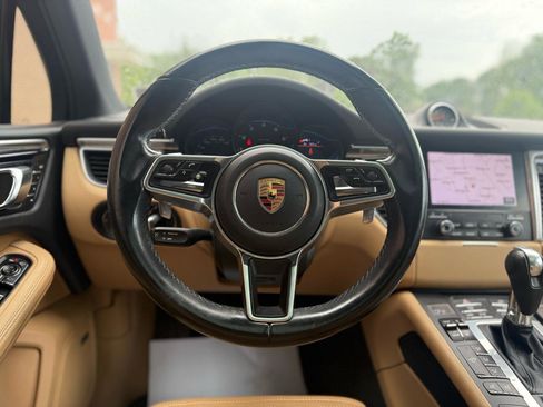 Used 2017 Porsche Macan AWD/4WD image 24