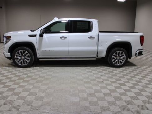 New 2026 GMC Sierra 1500 Denali w/ Denali Reserve Package AWD/4WD image 9