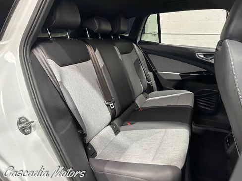 Used 2023 Volkswagen ID.4 Pro image 12