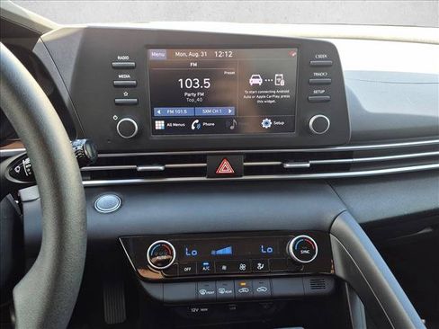 Used 2023 Hyundai Elantra SEL FWD image 10