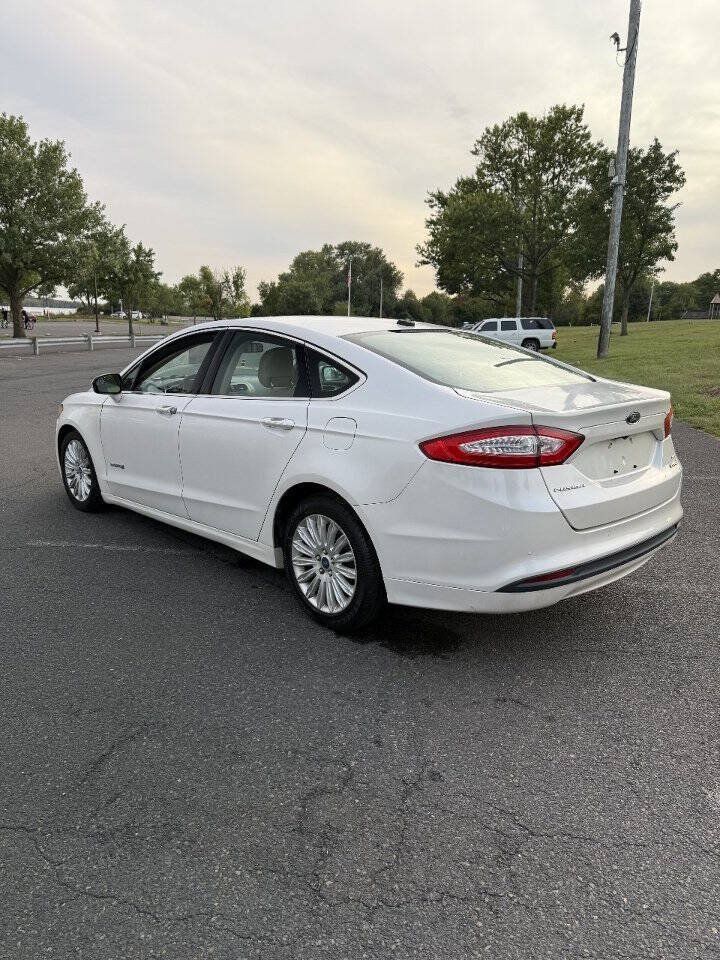 Used 2013 Ford Fusion SE FWD image 5