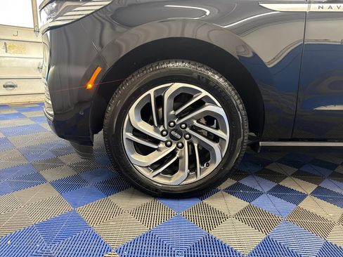 Used 2025 Lincoln Navigator L Reserve AWD/4WD image 29