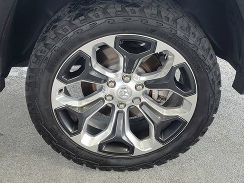 Used 2021 RAM 1500 Limited w/ Body Color Bumper Group AWD/4WD image 7