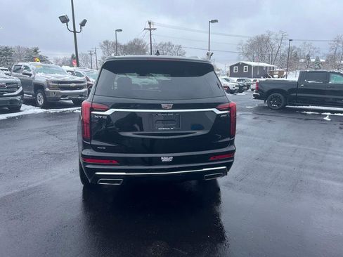 Used 2024 Cadillac XT6 Premium Luxury image 4
