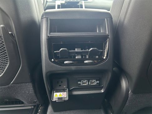 New 2025 Jeep Grand Cherokee image 22