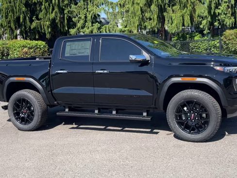 New 2025 GMC Canyon Denali w/ LPO, Denali Black Edition AWD/4WD image 78