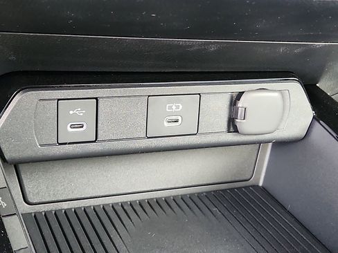 New 2026 Toyota Prius XLE image 19