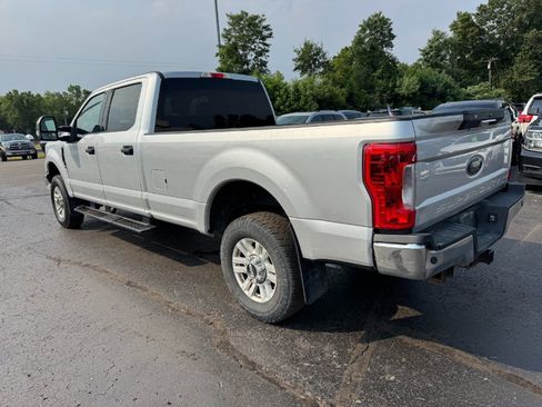 Used 2017 Ford F250 XLT w/ FX4 Off-Road Package AWD/4WD image 3