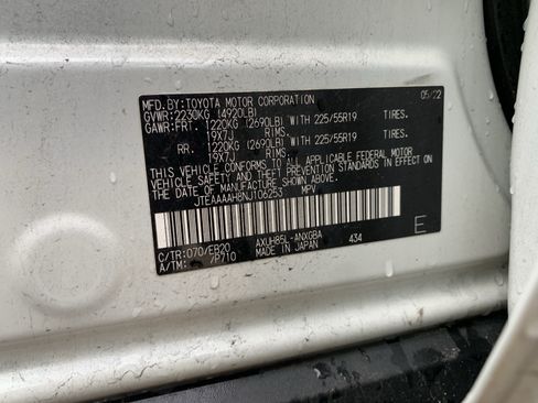 Used 2022 Toyota Venza XLE AWD/4WD image 36
