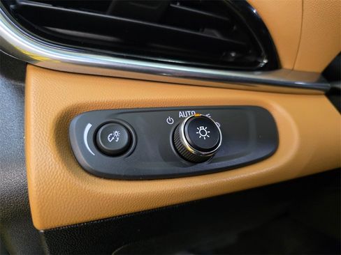 Used 2017 Chevrolet Volt Premier w/ Driver Confidence II Package image 32