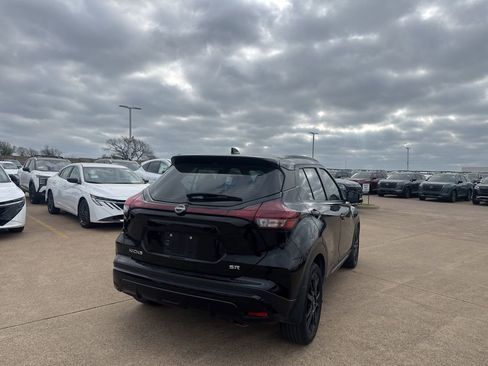 Used 2023 Nissan Kicks SR image 17