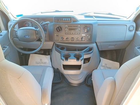 Used 2017 Ford E-350 and Econoline 350 Super Duty image 7