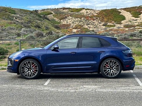 Used 2025 Porsche Macan GTS image 2