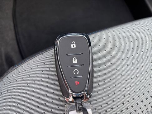 Used 2025 Chevrolet Trax LT w/ LT Convenience Package FWD image 23