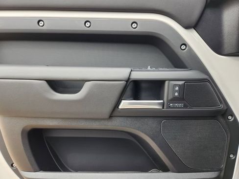 New 2026 Land Rover Defender 130 X-Dynamic SE AWD/4WD image 15