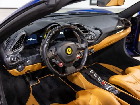 Used 2019 Ferrari 488 Spider image 37