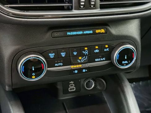 Certified 2025 Ford Escape ST-Line AWD/4WD image 16