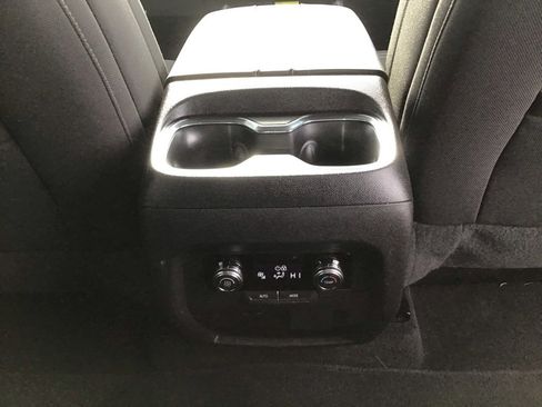 Used 2025 GMC Acadia Elevation image 19