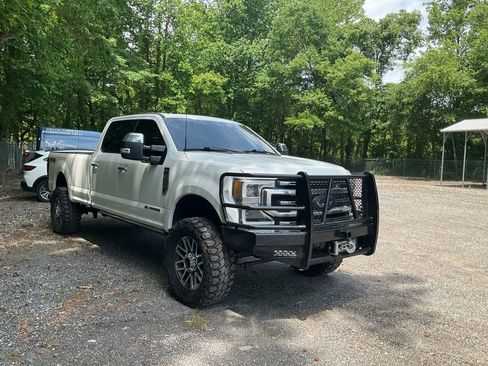 Used 2022 Ford F350 Platinum w/ FX4 Off-Road Package AWD/4WD image 3