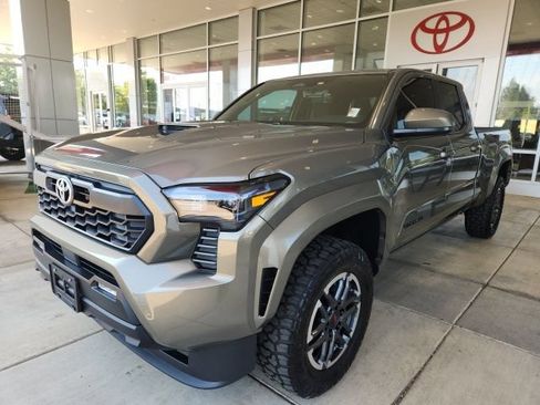 Certified 2025 Toyota Tacoma TRD Sport AWD/4WD image 6