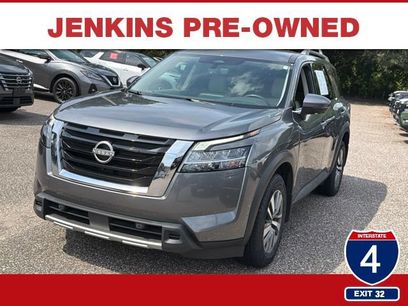 Used 2023 Nissan Pathfinder SL