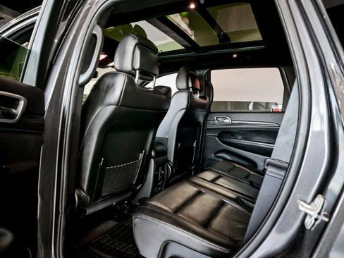 Used 2019 Jeep Grand Cherokee Limited w/ Luxury Group II image 17