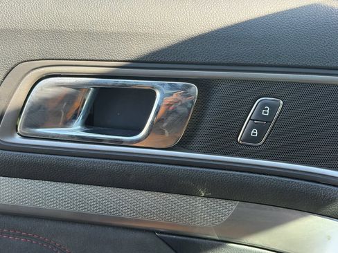 Used 2019 Ford Explorer XLT w/ Equipment Group 202A image 7