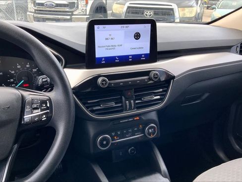 Used 2020 Ford Escape SE image 6