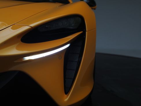 New 2026 McLaren Artura RWD image 30