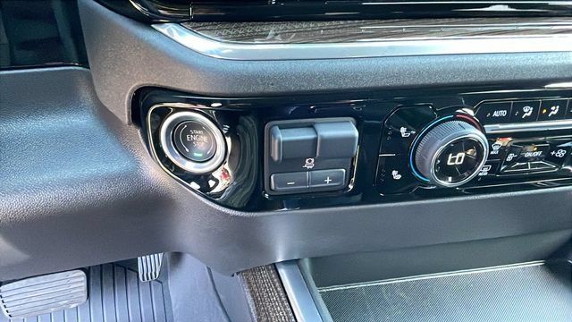 Used 2025 Chevrolet Silverado 1500 LT Trail Boss w/ LT Trail Boss Premium Package AWD/4WD image 19