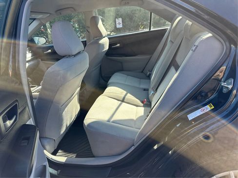 Used 2014 Toyota Camry LE FWD image 10