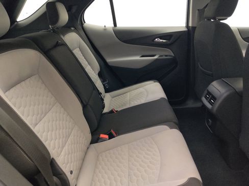 Used 2018 Chevrolet Equinox LS FWD image 19