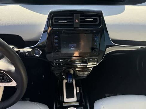 Used 2017 Toyota Prius Four w/ Advanced Technology Package FWD image 24