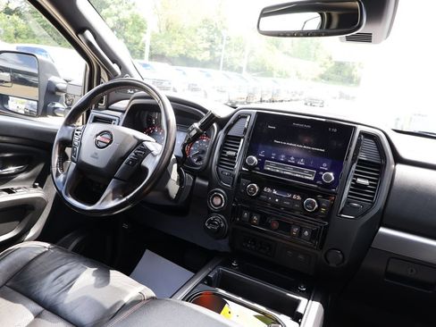 Used 2021 Nissan Titan PRO-4X w/ Pro-4x Convenience Package AWD/4WD image 31