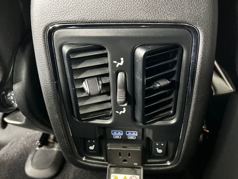 Used 2021 Jeep Grand Cherokee Overland image 18